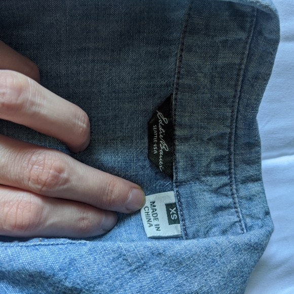 Eddie Bauer Chambray Top - Picture 3 of 4